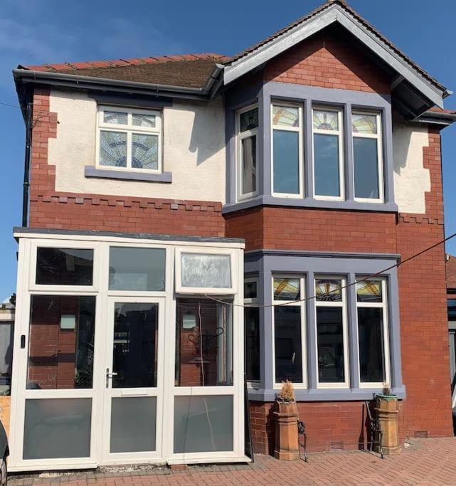 Family Holiday Home Blackpool Esterno foto
